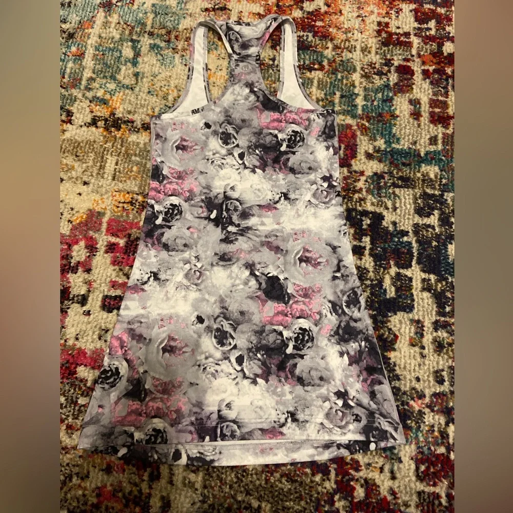 Lululemon Razor Back Tank - Picture 2 of 3